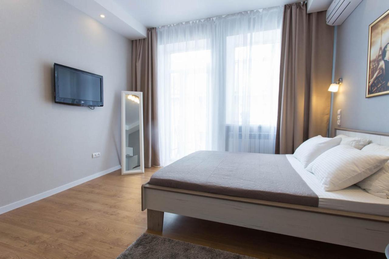 Modern Studio Beside Metro Yaroslava Mudroho, Universytet - Chernyshevska Str 95-7 Charkiw Exterior foto