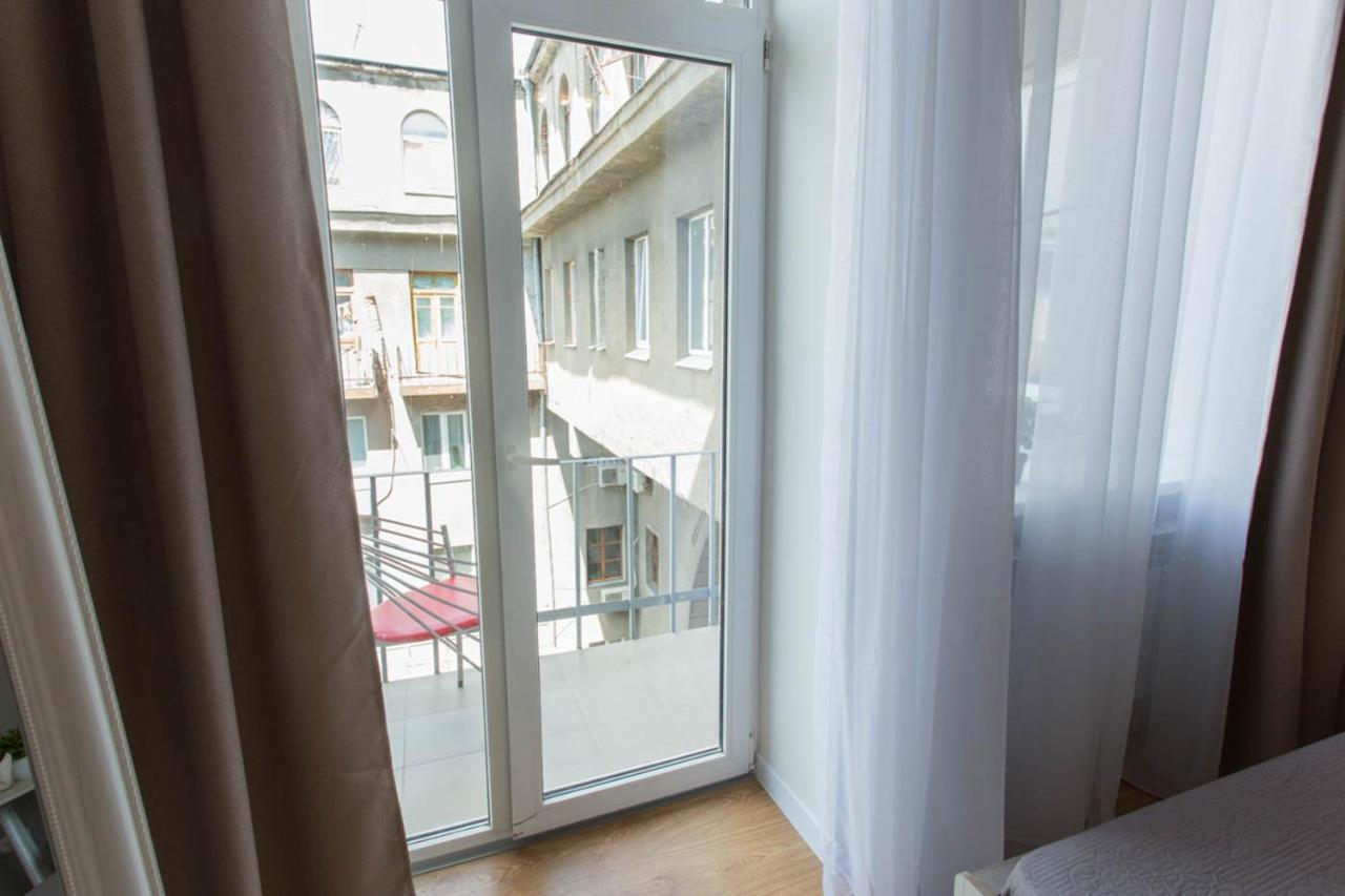 Modern Studio Beside Metro Yaroslava Mudroho, Universytet - Chernyshevska Str 95-7 Charkiw Exterior foto