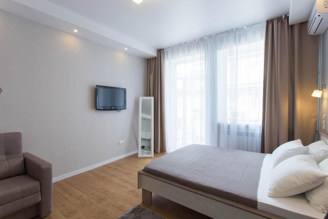 Modern Studio Beside Metro Yaroslava Mudroho, Universytet - Chernyshevska Str 95-7 Charkiw Exterior foto